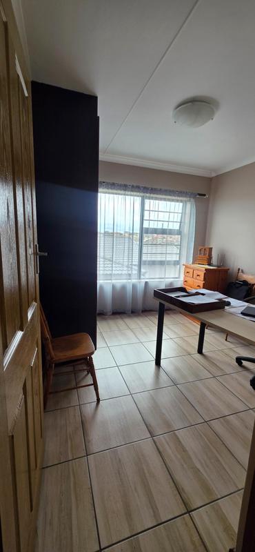 4 Bedroom Property for Sale in Seemeeu Park Western Cape